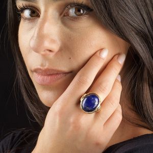 GRANDE ANELLO CON LAPISLAZZULI  - Asta Gioielli - Associazione Nazionale - Case d'Asta italiane