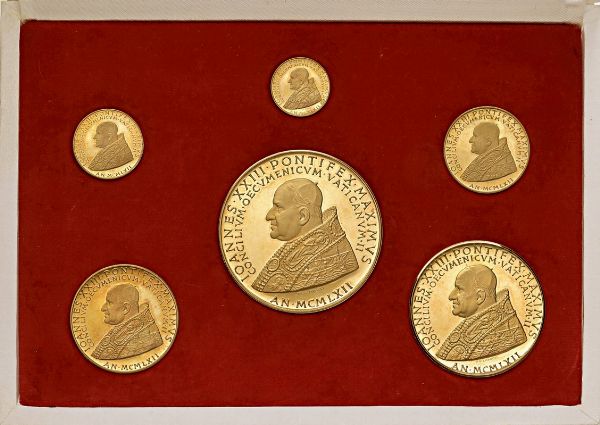 SEI MEDAGLIE IN ORO PER IL CONCILIO ECUMENICO VATICANO 1962 DI PAPA GIOVANNI XXIII OPUS GIAMPAOLI IN ASTUCCIO  - Asta Medaglie napoleoniche, monete toscane di grande modulo. Aurea: monete e medaglie d'oro - Associazione Nazionale - Case d'Asta italiane