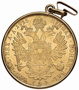PENDENTE IN ORO GIALLO 18K RECANTE AL CENTRO MONETA DA 4 DUCATI DELL&rsquo;IMPERO AUTRO-UNGARICO DI RE FRANCESCO GIUSEPPE I  - Asta Medaglie napoleoniche, monete toscane di grande modulo. Aurea: monete e medaglie d'oro - Associazione Nazionale - Case d'Asta italiane