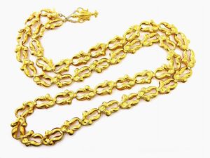 Lunga collana a maglie vuote in oro giallo con pendente  - Asta Asta 137 parte I - Gioielli e Orologi - Associazione Nazionale - Case d'Asta italiane