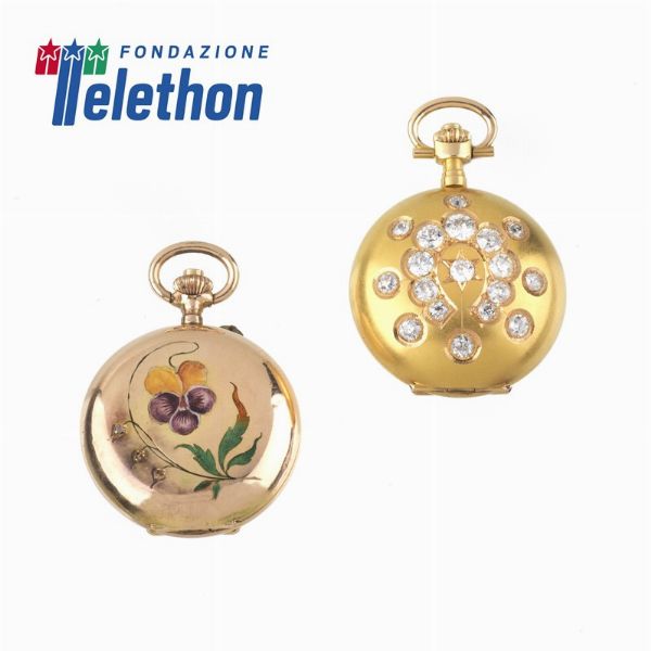 DUE PICCOLI OROLOGI DA TASCA IN ORO A BASSO TITOLO CON DIAMANTI E SMALTI  - Asta Orologi e penne - Associazione Nazionale - Case d'Asta italiane