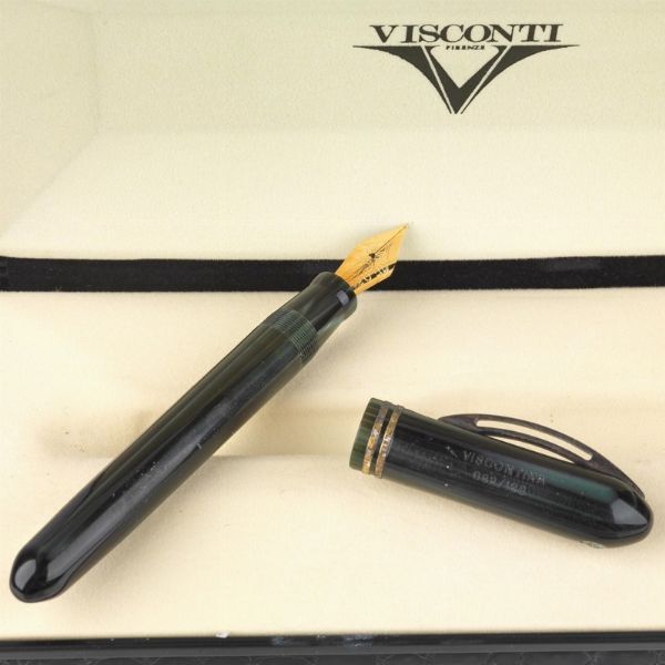VISCONTI : VISCONTI VISCONTINA PENNA STILOGRAFICA EDIZIONE LIMITATA N. 032/188 ANNO 2007  - Asta Orologi e penne - Associazione Nazionale - Case d'Asta italiane