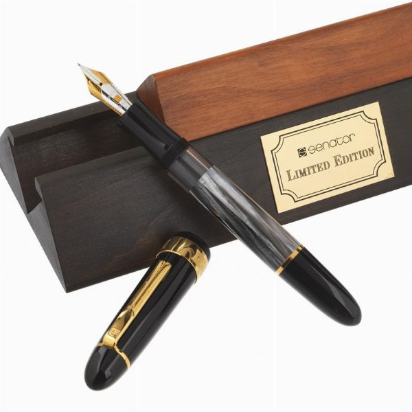 SENATOR PRESIDENT EDIZIONE LIMITATA PENNA STILOGRAFICA N. 0758  - Asta Orologi e penne - Associazione Nazionale - Case d'Asta italiane