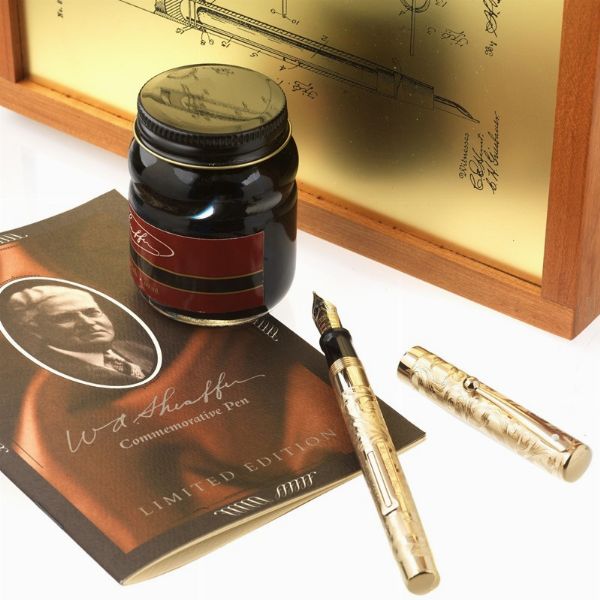 SHEAFFER COMMEMORATIVE PENNA STILOGRAFICA EDIZIONE LIMITATA N. 3790/6000  - Asta Orologi e penne - Associazione Nazionale - Case d'Asta italiane