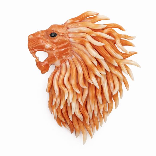 Scultura pendente in corallo scolpito  - Asta Gioielli Orologi e Fashion Vintage - Associazione Nazionale - Case d'Asta italiane