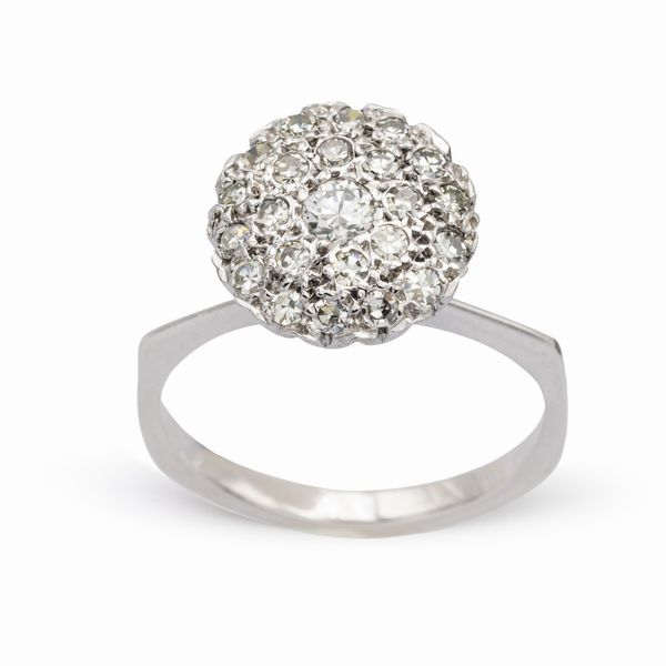 Anello in oro bianco 18kt e diamanti  - Asta Gioielli Orologi e Fashion Vintage - Associazione Nazionale - Case d'Asta italiane