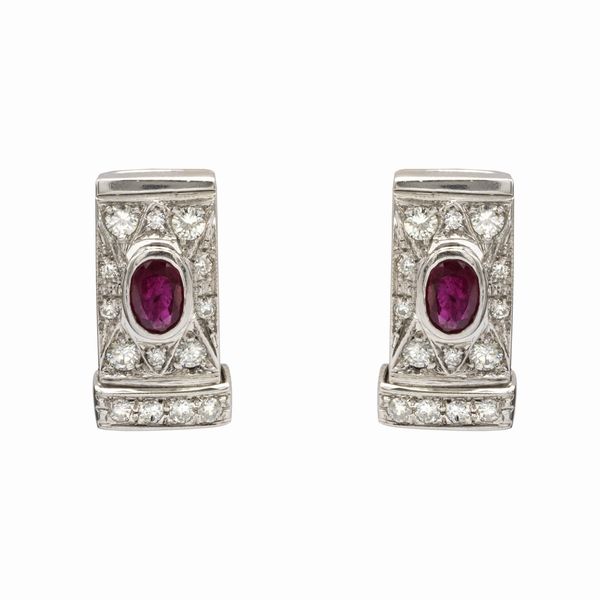 Orecchini a lobo in oro bianco 18kt rubini e diamanti  - Asta Gioielli Orologi e Fashion Vintage - Associazione Nazionale - Case d'Asta italiane