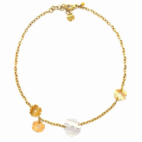 Collana fiori in oro a tre colori 18kt  - Asta Gioielli Orologi e Fashion Vintage - Associazione Nazionale - Case d'Asta italiane