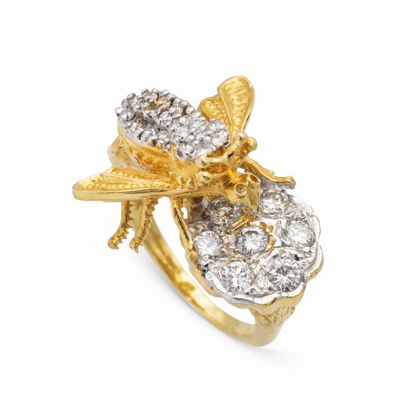 Anello ape in oro a due colori 18kt e diamanti  - Asta Gioielli Orologi e Fashion Vintage - Associazione Nazionale - Case d'Asta italiane