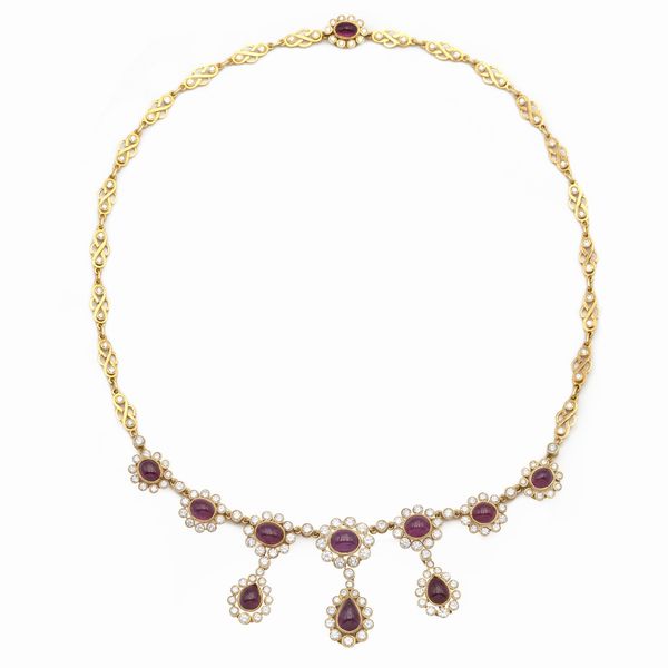 Collana in oro giallo 18kt rubini e diamanti  - Asta Gioielli Orologi e Fashion Vintage - Associazione Nazionale - Case d'Asta italiane