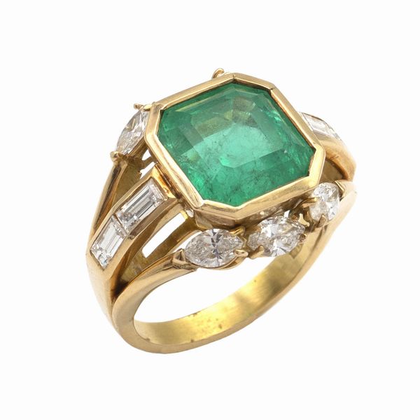 Anello in oro giallo 18kt smeraldo naturale colombiano ct 6,50  - Asta Gioielli Orologi e Fashion Vintage - Associazione Nazionale - Case d'Asta italiane