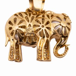 Pendente e spilla elefante in oro giallo 18kt  - Asta Gioielli Orologi e Fashion Vintage - Associazione Nazionale - Case d'Asta italiane