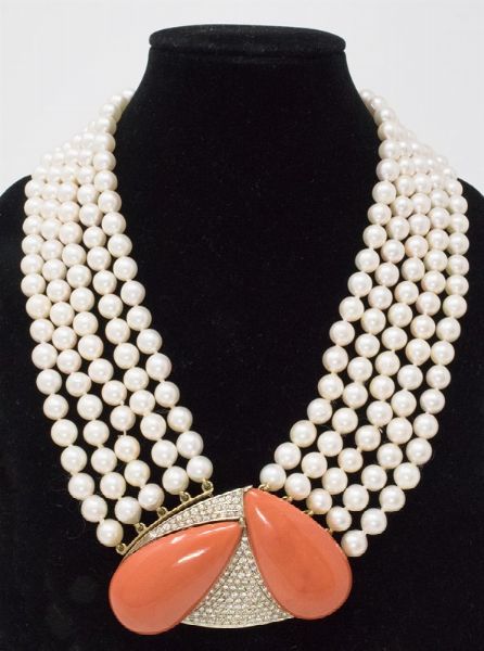 Collana di perle in oro giallo, corallo e brillanti  - Asta Gioielli e Orologi - Associazione Nazionale - Case d'Asta italiane