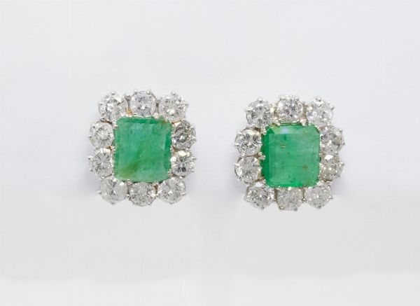 Orecchini in oro bianco con smeraldi e diamanti  - Asta Gioielli e Orologi - Associazione Nazionale - Case d'Asta italiane