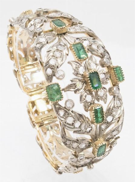 Bracciale a fascia semirigida in oro e argento con rose di diamante e smeraldi  - Asta Gioielli e Orologi - Associazione Nazionale - Case d'Asta italiane