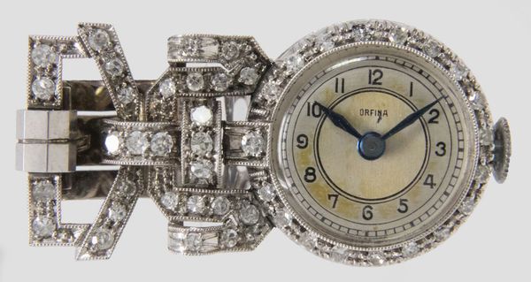 Spilla da rever con orologio in oro bianco e diamanti huit huit  - Asta Gioielli e Orologi - Associazione Nazionale - Case d'Asta italiane