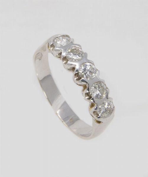 Fede in oro bianco e diamanti taglio brillante  - Asta Gioielli e Orologi - Associazione Nazionale - Case d'Asta italiane