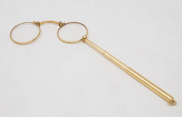 Lorgnette in oro giallo  - Asta Gioielli e Orologi - Associazione Nazionale - Case d'Asta italiane