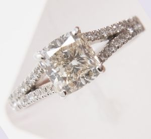 Anello in oro bianco e diamanti  - Asta Gioielli e Orologi - Associazione Nazionale - Case d'Asta italiane