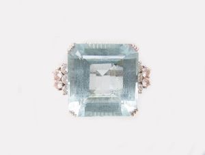 Anello in platino con acquamarina e diamanti  - Asta Gioielli e Orologi - Associazione Nazionale - Case d'Asta italiane