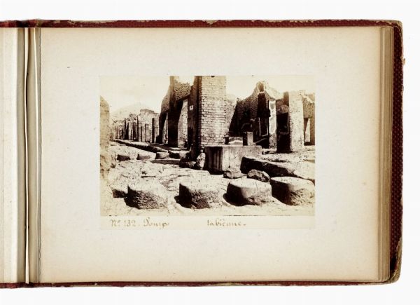 MICHELE AMODIO : Album 'Pompei', con 24 fotografie.  - Asta Fotografie storiche - Associazione Nazionale - Case d'Asta italiane