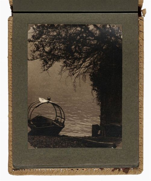 Domenico Riccardo Peretti Griva : Album composto da Domenico Riccardo Peretti Griva con 42 fotografie: vedute, paesaggi, scene pastorali, nature morte.  - Asta Fotografie storiche - Associazione Nazionale - Case d'Asta italiane