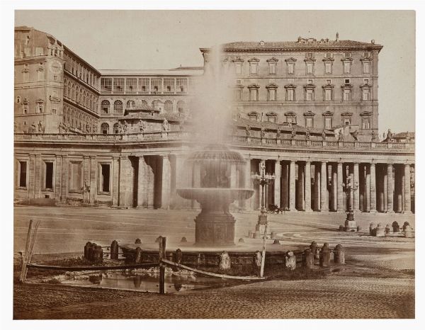 ROBERT MACPHERSON : Roma. Fontana in Piazza San Pietro e Palazzo Vaticano.  - Asta Fotografie storiche - Associazione Nazionale - Case d'Asta italiane