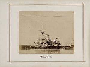 ALFRED AUGUST NOACK : Album celebrativo del IV Centenario della Scoperta dell'America, Genova 1892. Con 39 fotografie raffiguranti Navi da guerra convenute da vari Paesi e ancorate nel Porto di Genova per rendere omaggio al Re d'Italia Umberto I di Savoia.  - Asta Fotografie storiche - Associazione Nazionale - Case d'Asta italiane