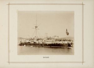 ALFRED AUGUST NOACK : Album celebrativo del IV Centenario della Scoperta dell'America, Genova 1892. Con 39 fotografie raffiguranti Navi da guerra convenute da vari Paesi e ancorate nel Porto di Genova per rendere omaggio al Re d'Italia Umberto I di Savoia.  - Asta Fotografie storiche - Associazione Nazionale - Case d'Asta italiane