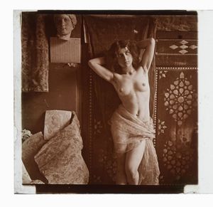 VERASCOPE RICHARD [JULES RICHARD] : Visore stereoscopico Richard con serie di 13 diapositive stereoscopiche di genere erotico.  - Asta Fotografie storiche - Associazione Nazionale - Case d'Asta italiane