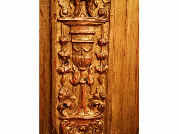 Libreria in legno e pastiglia dorata  - Asta Arredi e Dipinti dal Castello di Gamberaia a Firenze - Associazione Nazionale - Case d'Asta italiane