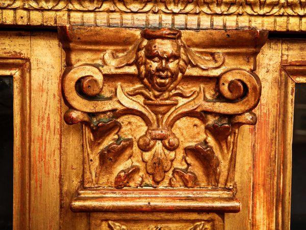 Libreria in legno e pastiglia dorata  - Asta Arredi e Dipinti dal Castello di Gamberaia a Firenze - Associazione Nazionale - Case d'Asta italiane