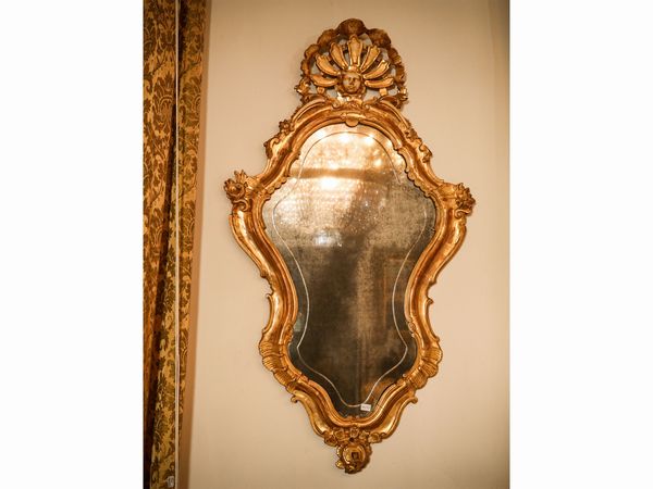 Specchiera a ventola con cornice in legno intagliato e dorato  - Asta Arredi e Dipinti dal Castello di Gamberaia a Firenze - Associazione Nazionale - Case d'Asta italiane
