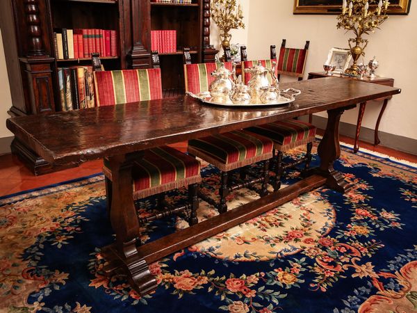 Tavolo a fratina in noce  - Asta Arredi e Dipinti dal Castello di Gamberaia a Firenze - Associazione Nazionale - Case d'Asta italiane