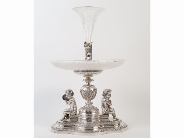 Importante trittico centrotavola vittoriano in argento sterling 925/1000  - Asta Arredi e Dipinti dal Castello di Gamberaia a Firenze - Associazione Nazionale - Case d'Asta italiane