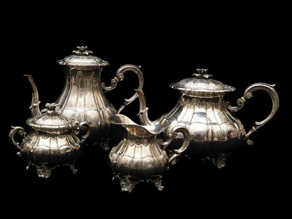 Servizio da t in argento  - Asta Arredi e Dipinti dal Castello di Gamberaia a Firenze - Associazione Nazionale - Case d'Asta italiane