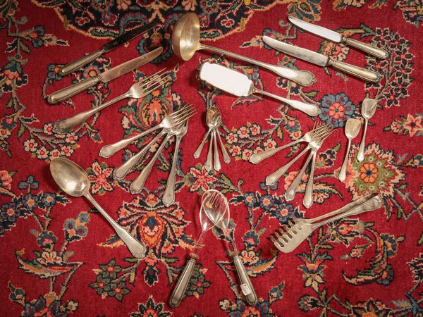 Servizio di posate in argento  - Asta Arredi e Dipinti dal Castello di Gamberaia a Firenze - Associazione Nazionale - Case d'Asta italiane