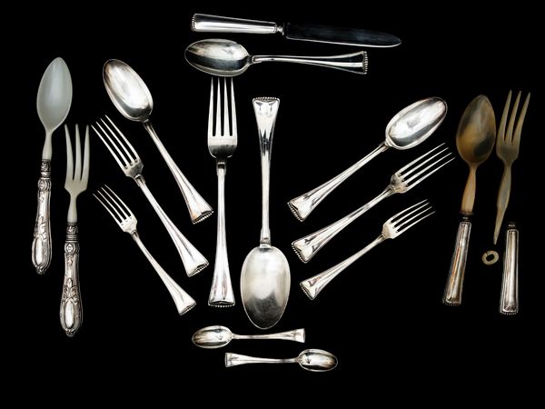 Servizio di posate in argento  - Asta Arredi e Dipinti dal Castello di Gamberaia a Firenze - Associazione Nazionale - Case d'Asta italiane