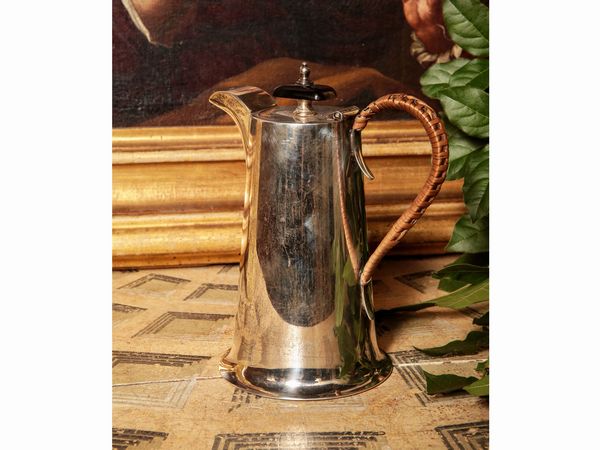 Caffettiera cilindrica in argento  - Asta Arredi e Dipinti dal Castello di Gamberaia a Firenze - Associazione Nazionale - Case d'Asta italiane