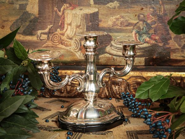Candelabro in argento  - Asta Arredi e Dipinti dal Castello di Gamberaia a Firenze - Associazione Nazionale - Case d'Asta italiane
