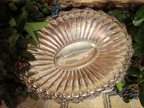 Cestino ovale in argento  - Asta Arredi e Dipinti dal Castello di Gamberaia a Firenze - Associazione Nazionale - Case d'Asta italiane