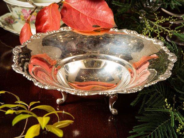 Cestino rotondo in argento  - Asta Arredi e Dipinti dal Castello di Gamberaia a Firenze - Associazione Nazionale - Case d'Asta italiane