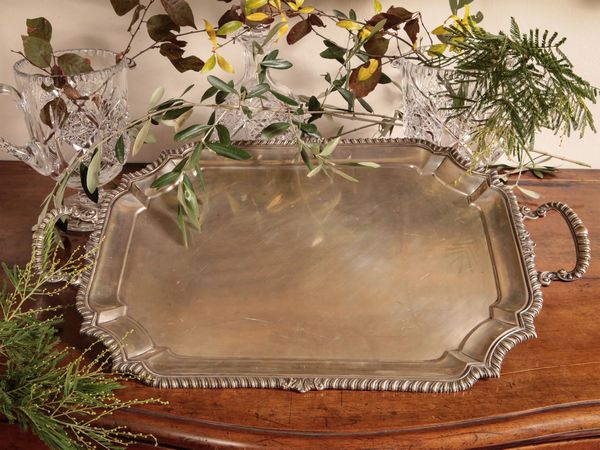 Guantiera rettangolare in argento  - Asta Arredi e Dipinti dal Castello di Gamberaia a Firenze - Associazione Nazionale - Case d'Asta italiane