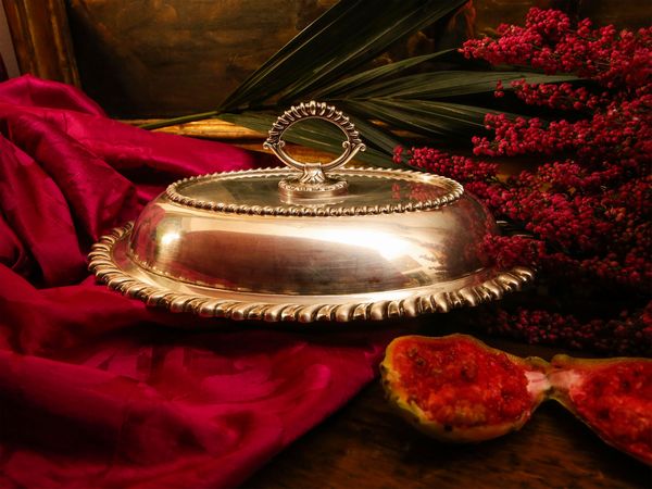 Legumiera in argento  - Asta Arredi e Dipinti dal Castello di Gamberaia a Firenze - Associazione Nazionale - Case d'Asta italiane