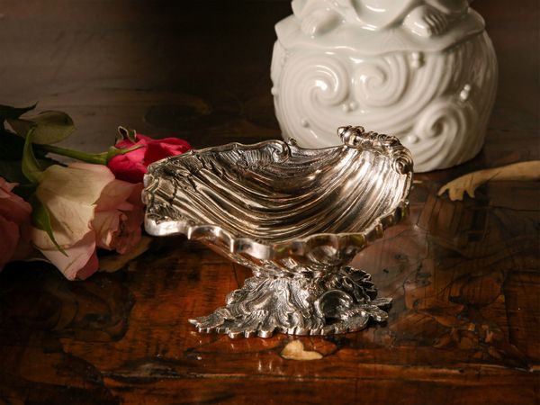 Saliera in argento  - Asta Arredi e Dipinti dal Castello di Gamberaia a Firenze - Associazione Nazionale - Case d'Asta italiane