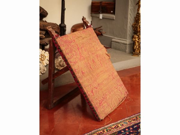 Antico schienale da lettura in noce  - Asta Arredi e Dipinti dal Castello di Gamberaia a Firenze - Associazione Nazionale - Case d'Asta italiane