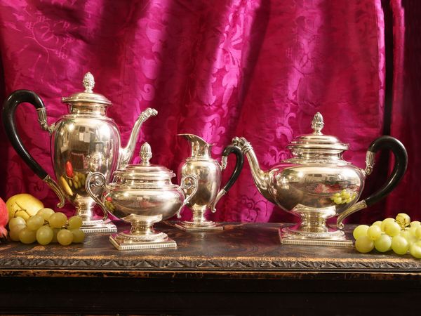 Servizio da t e caff in argento  - Asta Arredi e Dipinti dal Castello di Gamberaia a Firenze - Associazione Nazionale - Case d'Asta italiane