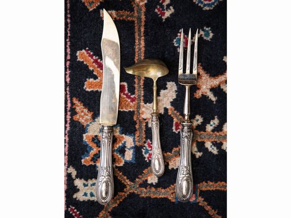 Set di tre posate da portata  - Asta Arredi e Dipinti dal Castello di Gamberaia a Firenze - Associazione Nazionale - Case d'Asta italiane