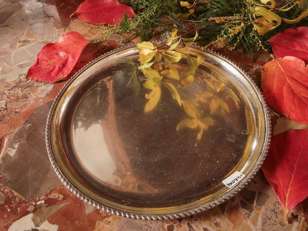 Vassoietto circolare in argento  - Asta Arredi e Dipinti dal Castello di Gamberaia a Firenze - Associazione Nazionale - Case d'Asta italiane