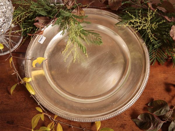 Vassoio circolare in argento, Parenti Firenze  - Asta Arredi e Dipinti dal Castello di Gamberaia a Firenze - Associazione Nazionale - Case d'Asta italiane